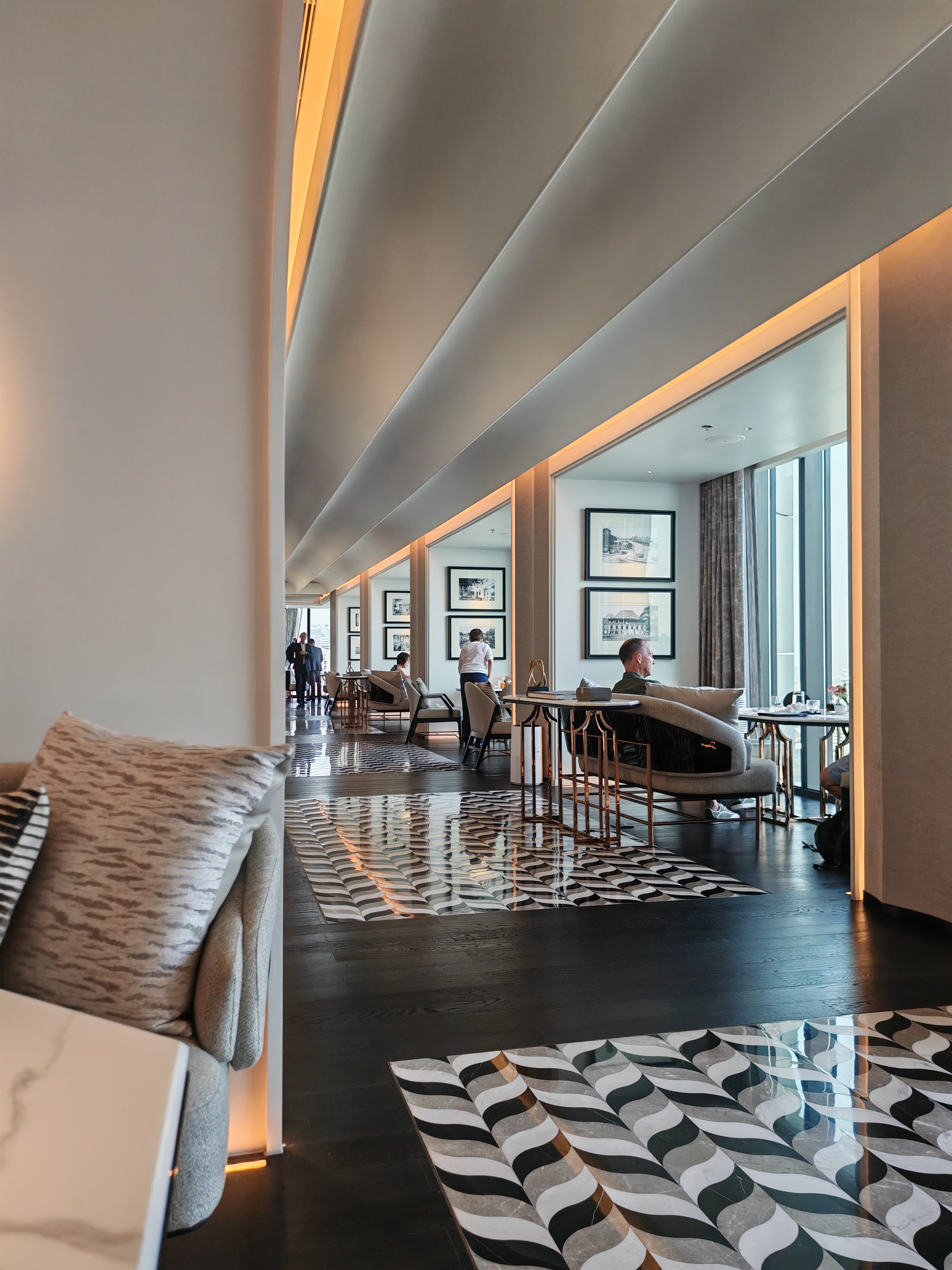 The Club Lounge - Image 2