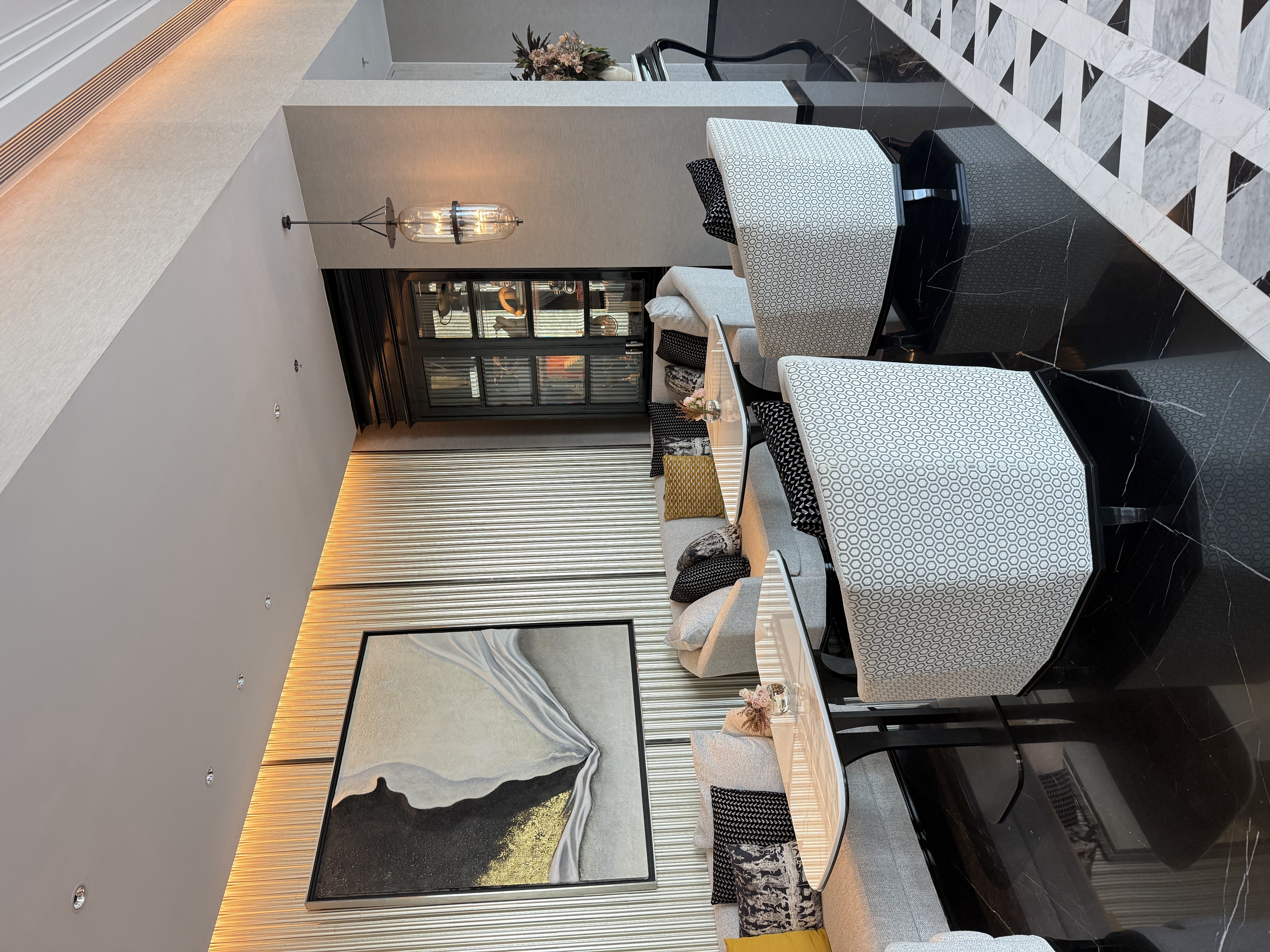 The Club Lounge - Image 1